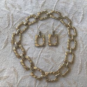 Vintage Goldtone Collar Necklace Pierced Earrings